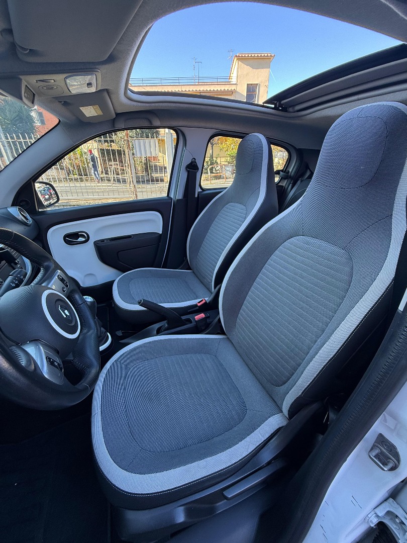 Immagine 3 - Renault Twingo 1.0 **Bassi Consumi, Ottima in Città**