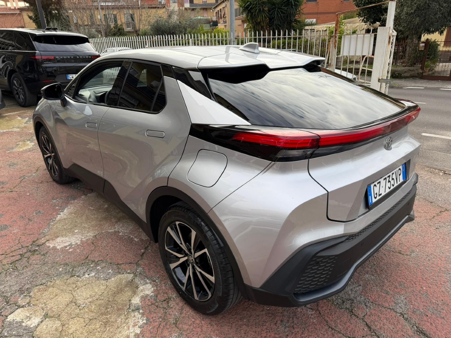 Immagine 4 - TOYOTA CHR HYBRID 1.8 **18.000KM**