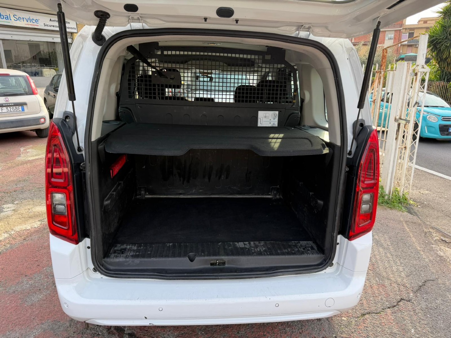Immagine 1 - OPEL COMBO **DOPPIE PORTE LATERALI** + IVA
