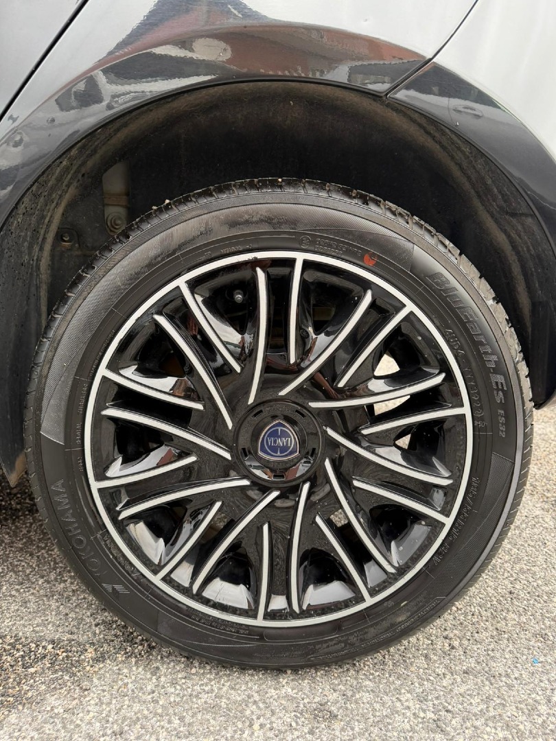 Immagine 1 - Lancia Ypsilon 1.0 Hybrid **SENSORI DI PARCHEGGIO**