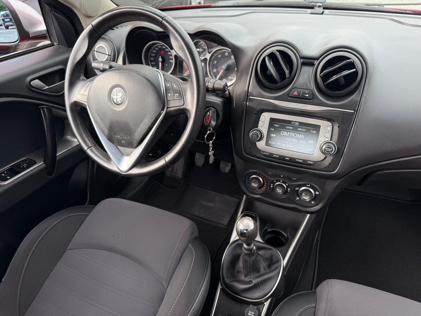 Immagine 4 - Alfa Romeo MiTo 1.4 BENZINA **ADATTA AI NEOPATENTATI**