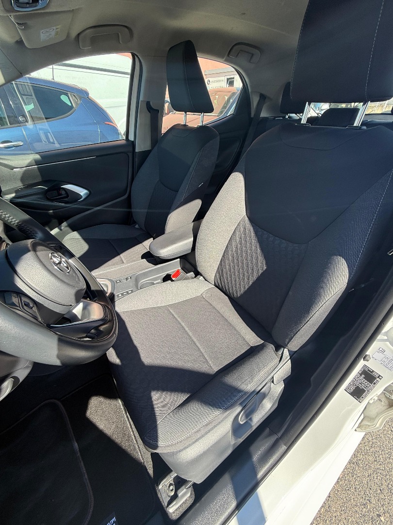 Immagine 3 - Toyota Yaris 1.5h All. Active **PRONTA CONSEGNA**