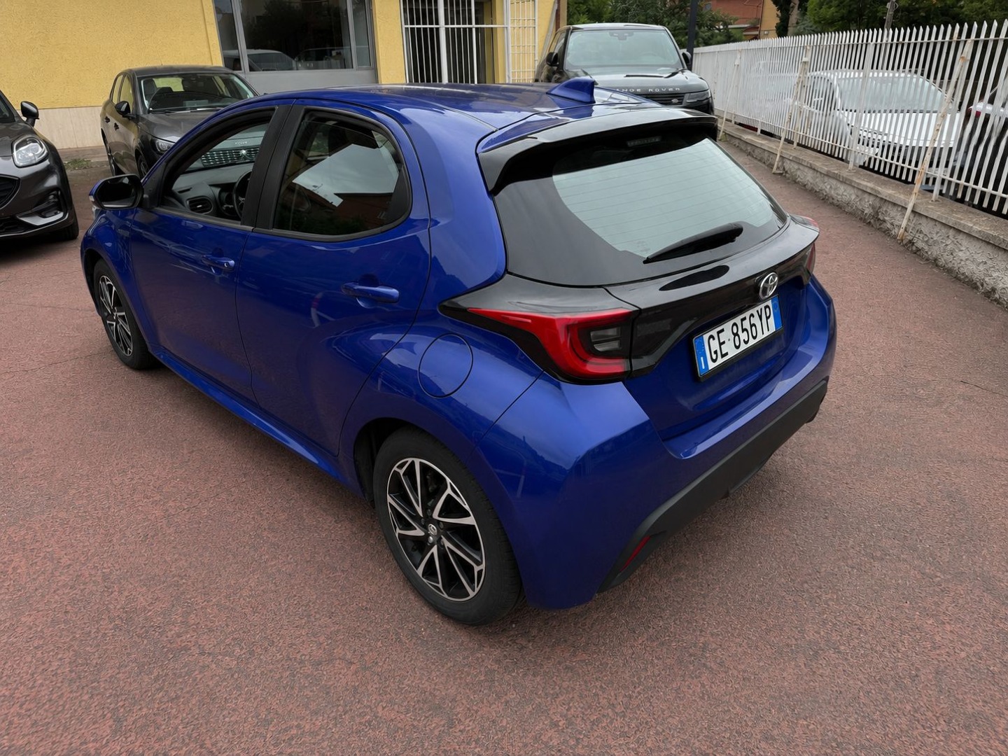 Immagine 5 - Toyota Yaris 1.5 Hybrid All. Lounge 92cv **PRONTA CONSEGNA**