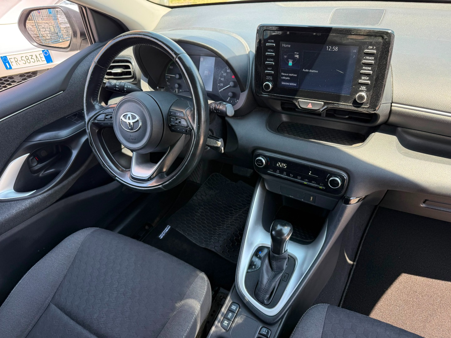 Immagine 2 - Toyota Yaris 1.5h 92cv ibrida **PRONTA CONSEGNA**