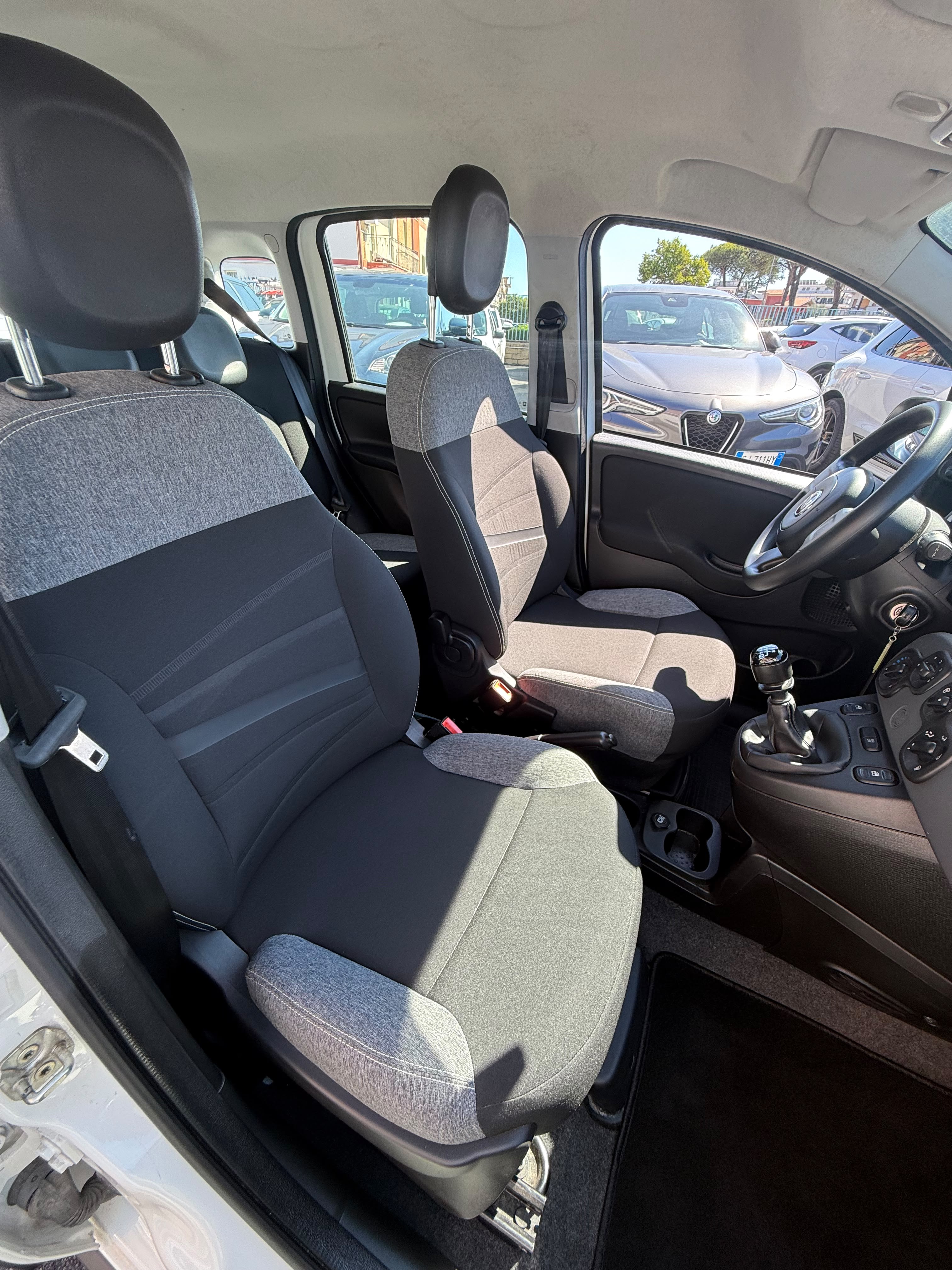 Immagine 3 - FIAT PANDA HYBRID 1.0 69 CV **35.000KM CERTIFICATI**