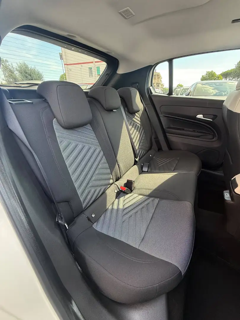Immagine 2 - Fiat 600 Hybrid 145cv La Prima- Eleganza, Potenza e Tecnologia in un'unica auto!