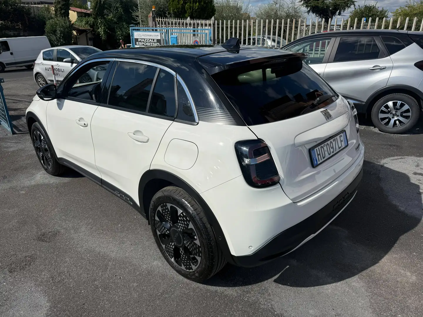 Immagine 7 - Fiat 600 Hybrid 145cv La Prima- Eleganza, Potenza e Tecnologia in un'unica auto!
