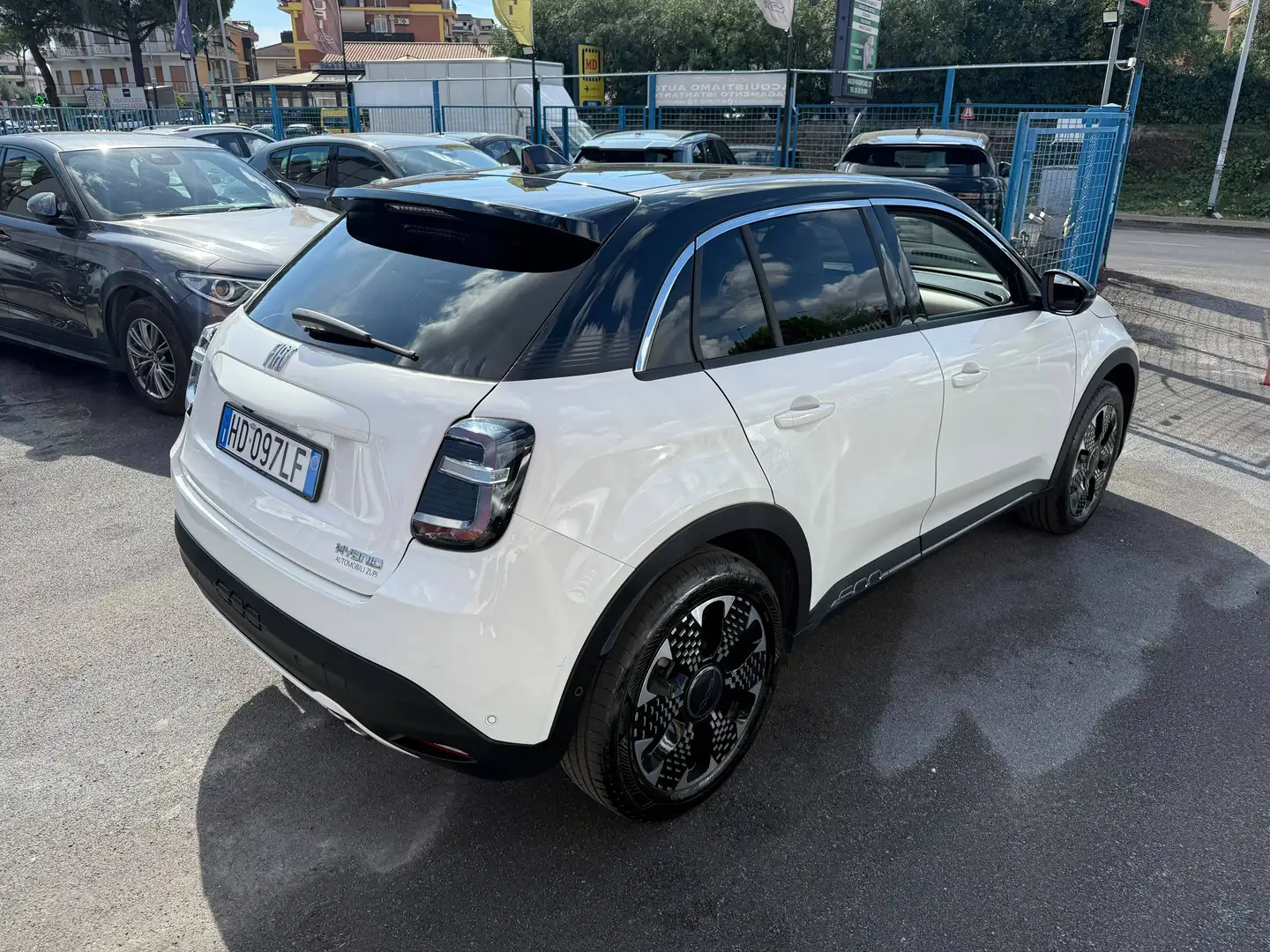 Immagine 9 - Fiat 600 Hybrid 145cv La Prima- Eleganza, Potenza e Tecnologia in un'unica auto!