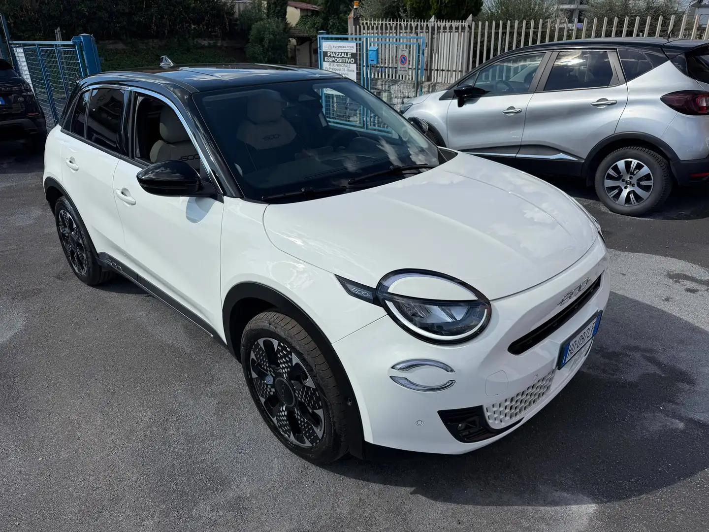 Immagine 2 - Fiat 600 Hybrid 145cv La Prima- Eleganza, Potenza e Tecnologia in un'unica auto!