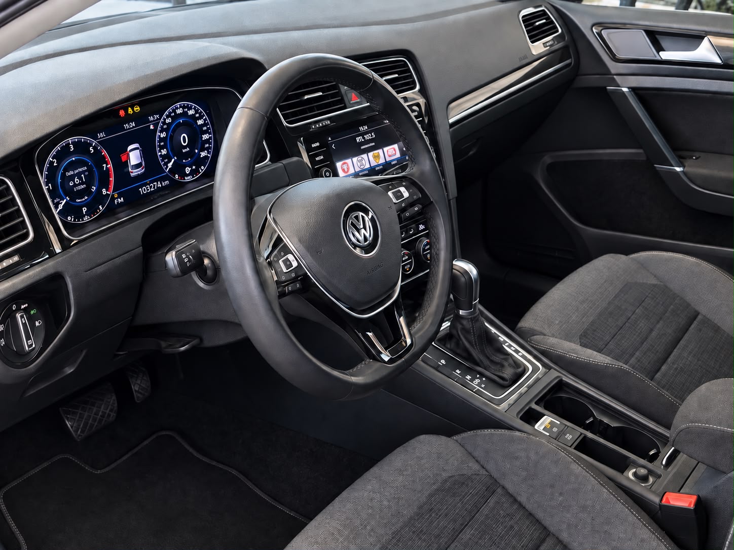 Immagine 1 - Volkswagen Golf 2.0 TDI EXECUTIVE