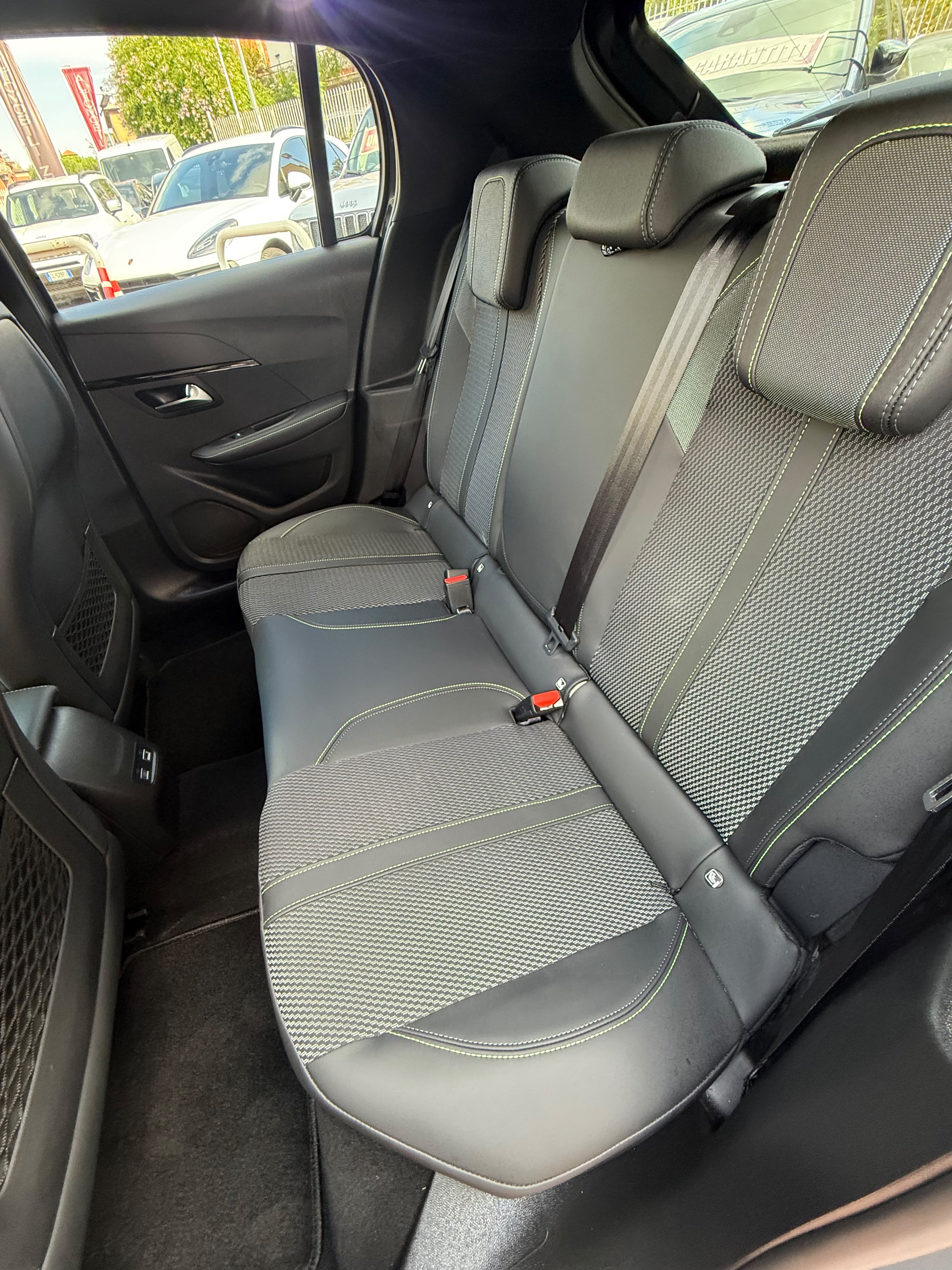 Immagine 4 - Peugeot 208 e-dcs6 All. GT