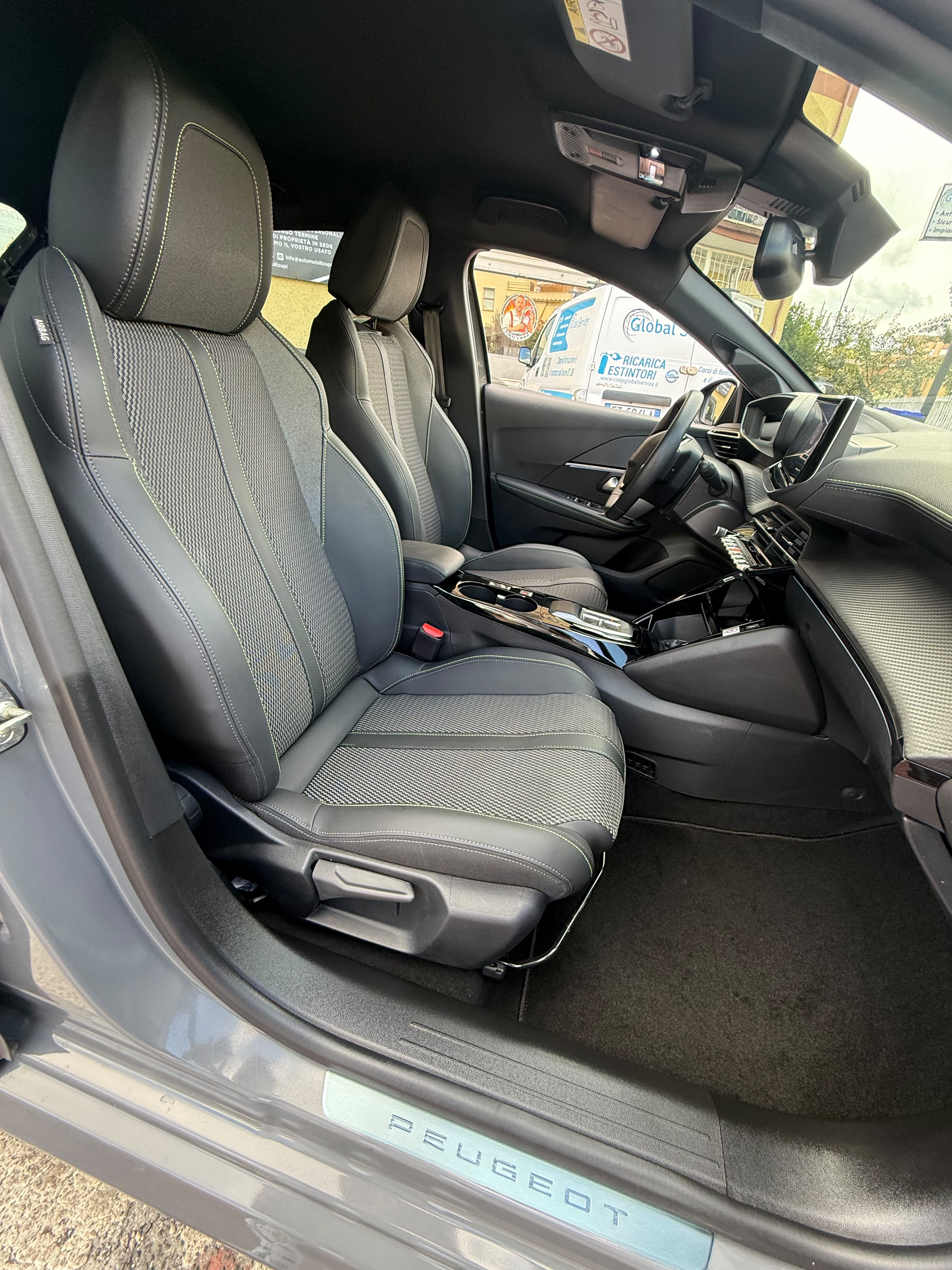 Immagine 5 - Peugeot 208 e-dcs6 All. GT