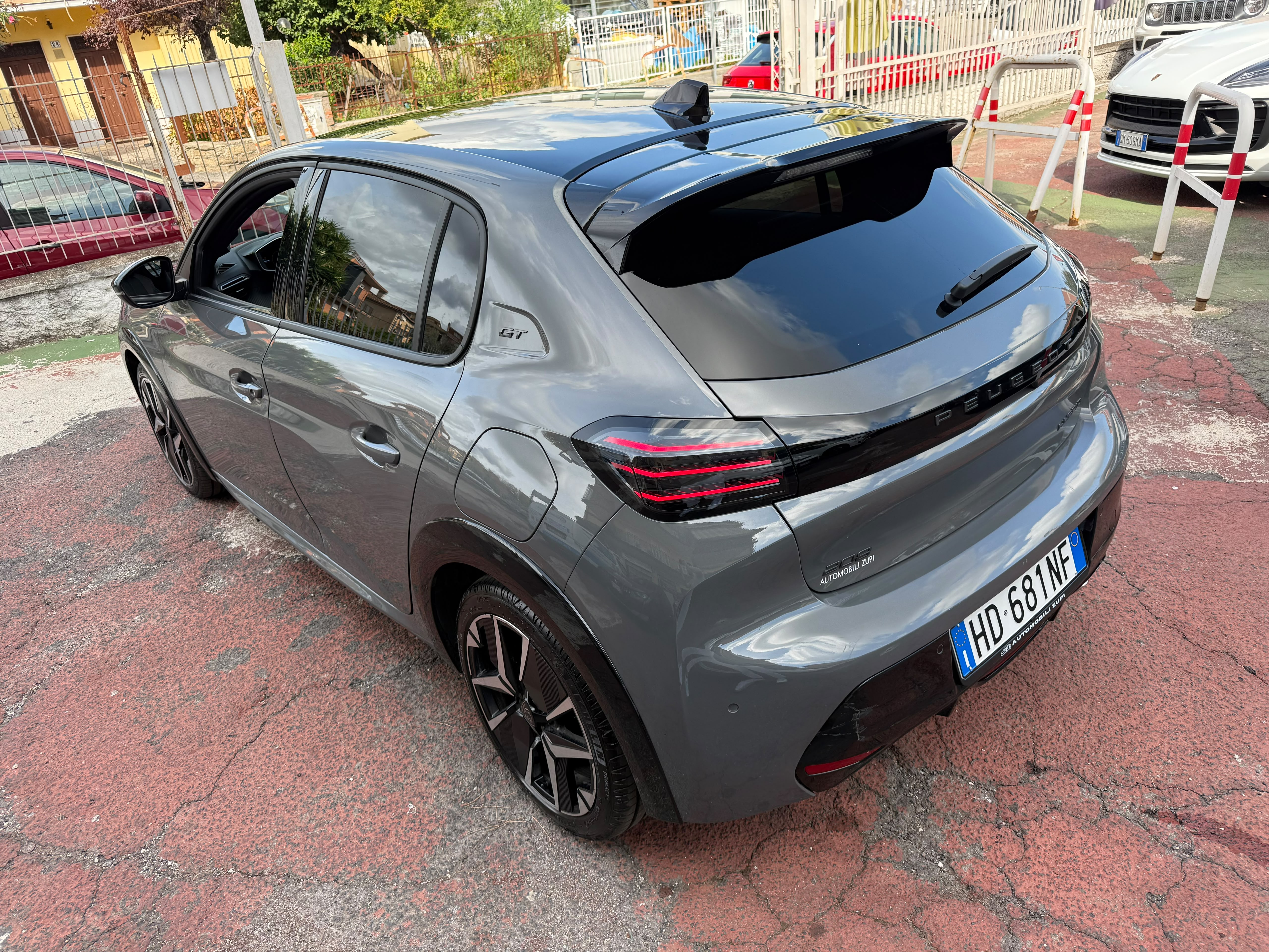 Immagine 10 - Peugeot 208 e-dcs6 All. GT
