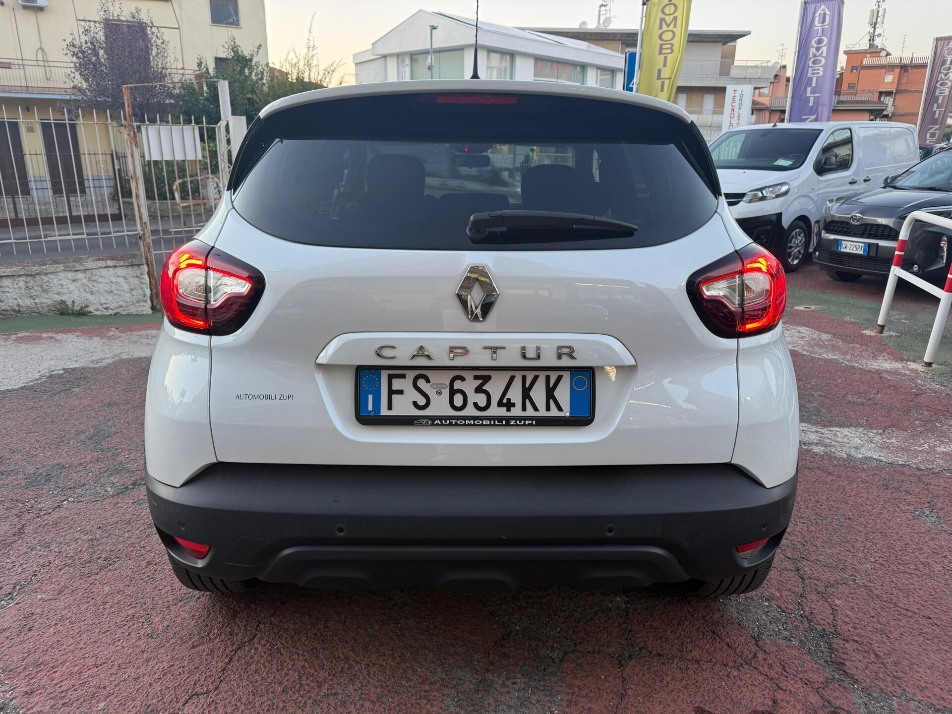 Immagine 5 - Renault Captur 90cv *UNICO PROPRIETARIO*