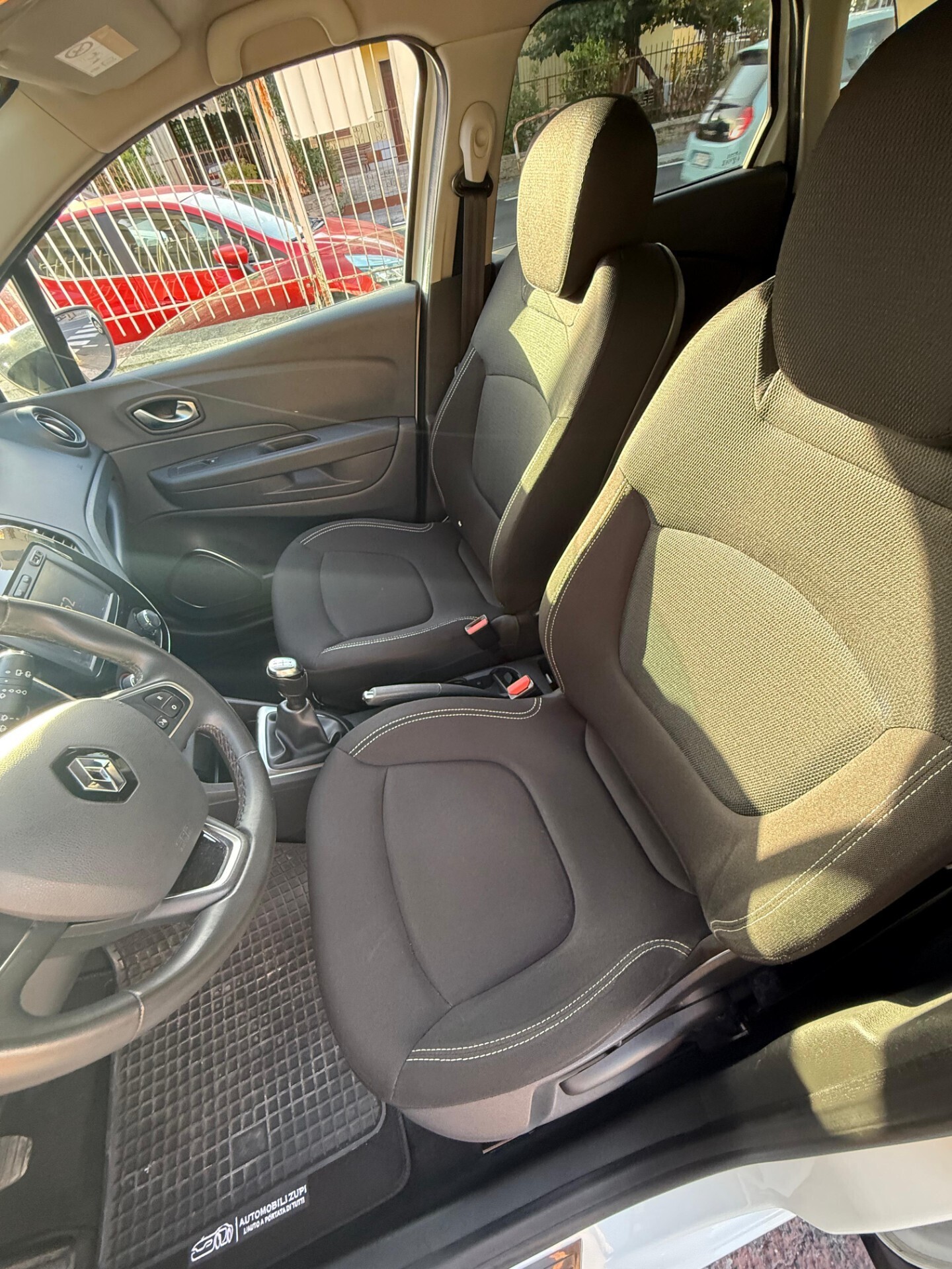 Immagine 8 - Renault Captur 90cv *UNICO PROPRIETARIO*