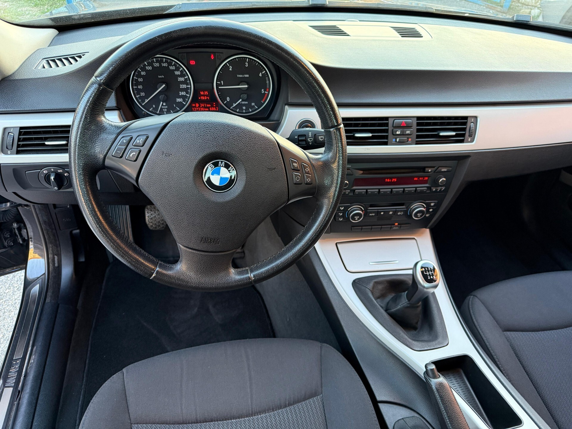 Immagine 7 - Bmw 318d SOLI 126.000KM *UNICO PROPRIETARIO*