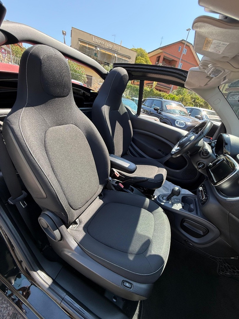 Immagine 8 - Smart ForTwo Cabrio 90cv *AUTOMATICA*