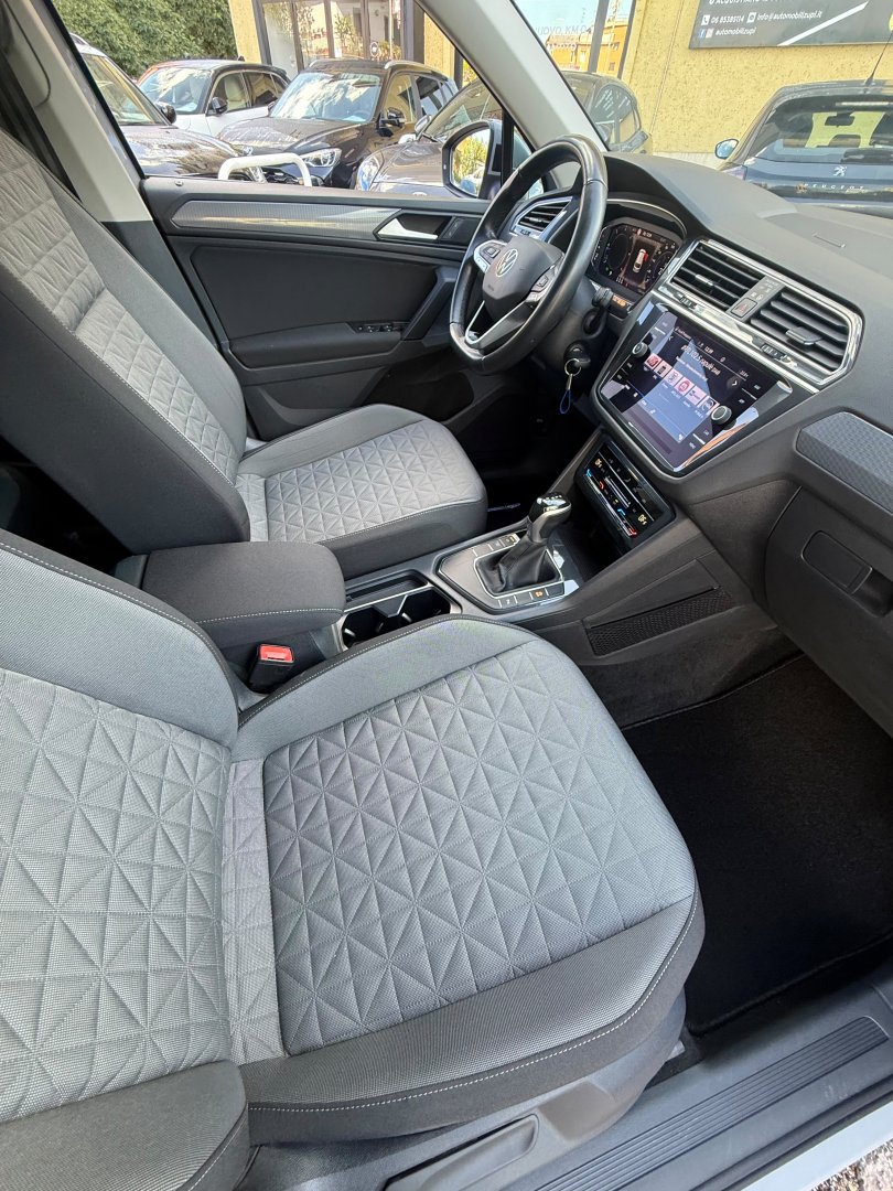 Immagine 10 - Volkswagen Tiguan 2.0 TDI 150CV SCR DSG R-LINE