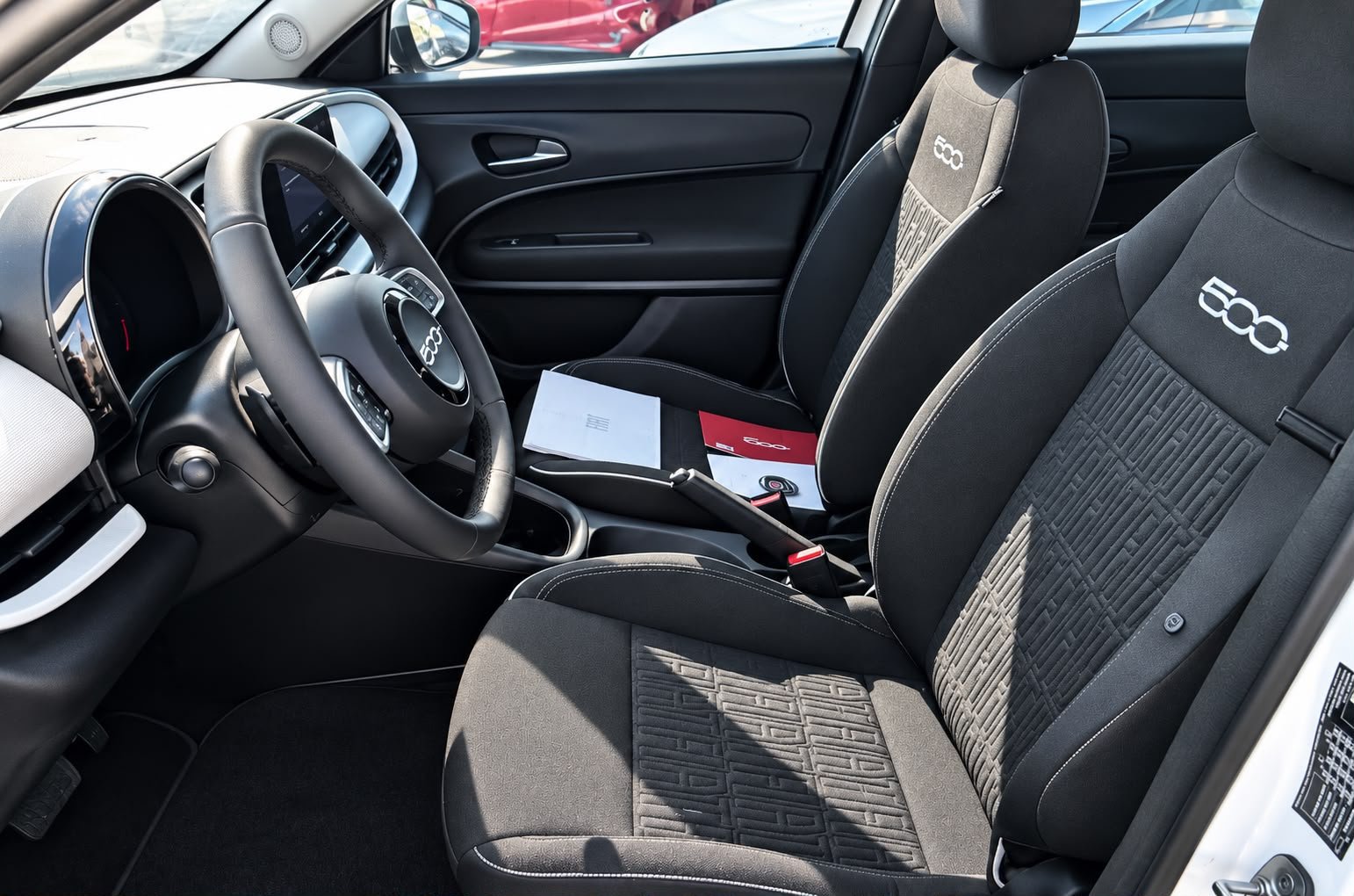 Immagine 5 - Fiat 600 Hybrid 100CV La Prima