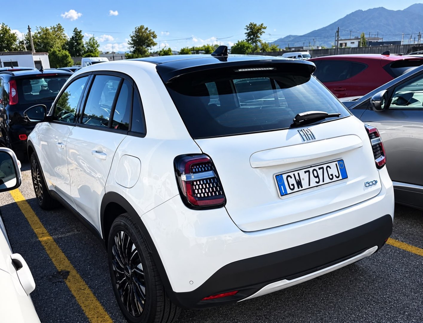 Immagine 6 - Fiat 600 Hybrid 100CV La Prima