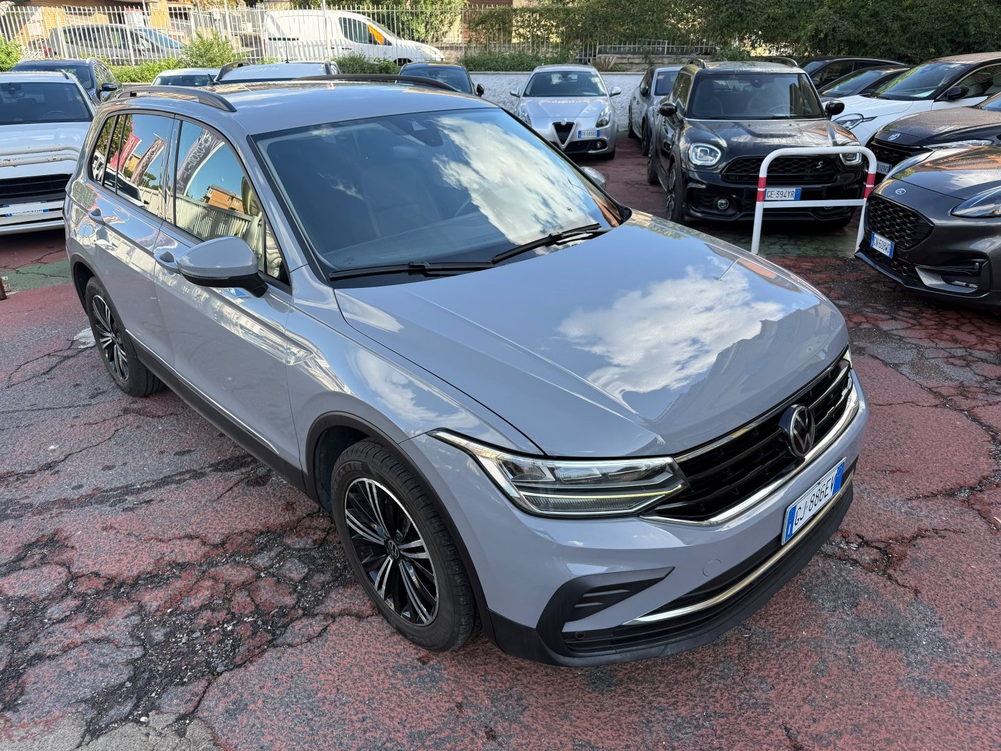 Immagine 22 - Volkswagen Tiguan 2.0 TDI 150CV SCR DSG R-LINE